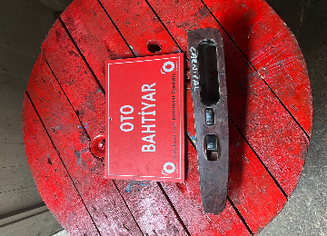 Kia Carnival Sağ Cam Açma Düğmesi